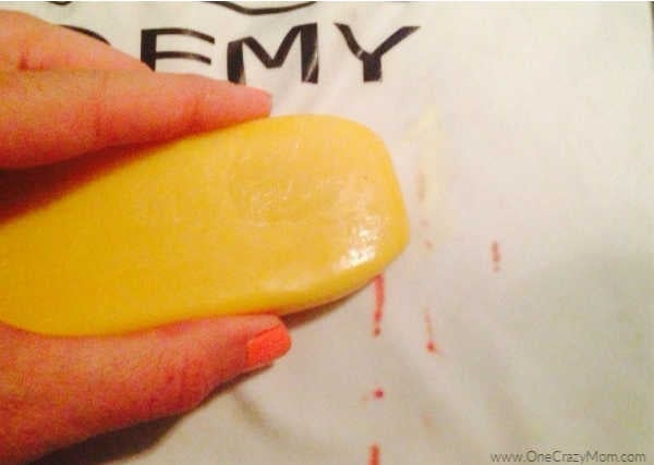 Learn how to remove blood stains quickly and easily. Save your kids clothes by using these tips to remove blood stains. You only need 2 simple ingredients. Learn how to remove blood stains quickly and easily. Save your kids clothes by using these tips to remove blood stains. You only need 2 simple ingredients.