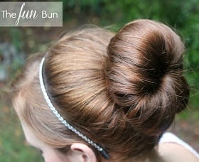 You will love these quick and easy cute bun hairstyles for busy moms. Find 25 messy bun hairstyles that take very little time. Cute buns for Mom. You will love these quick and easy cute bun hairstyles for busy moms. Find 25 messy bun hairstyles that take very little time. Cute buns for Mom.