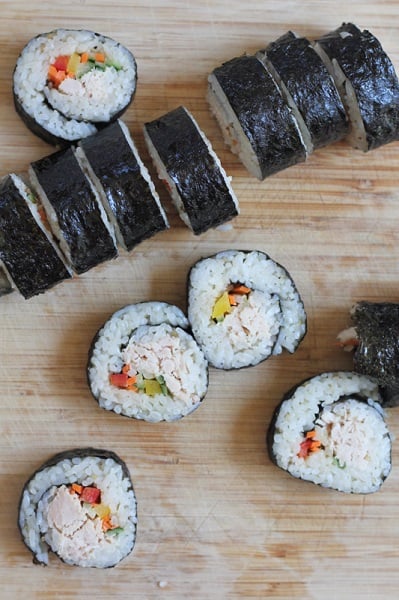 Find lots of healthy school lunch ideas here! 30 healthy back to school lunch ideas that are quick, easy and kid approved! Tuna Veggie Rolls cut into pieces.