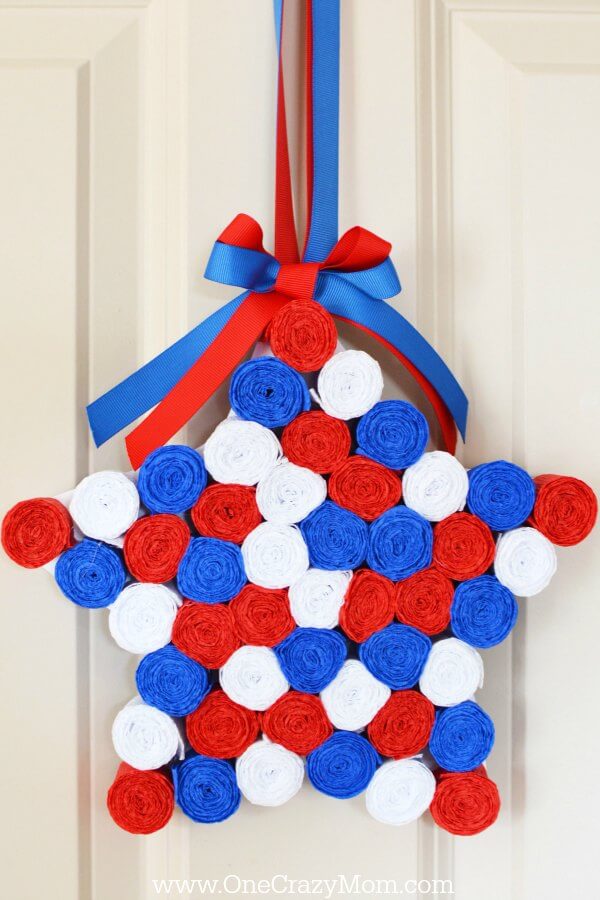 Star shaped wreath on door.