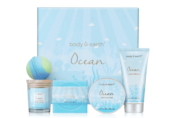 Gift set with ocean scented items in a box.