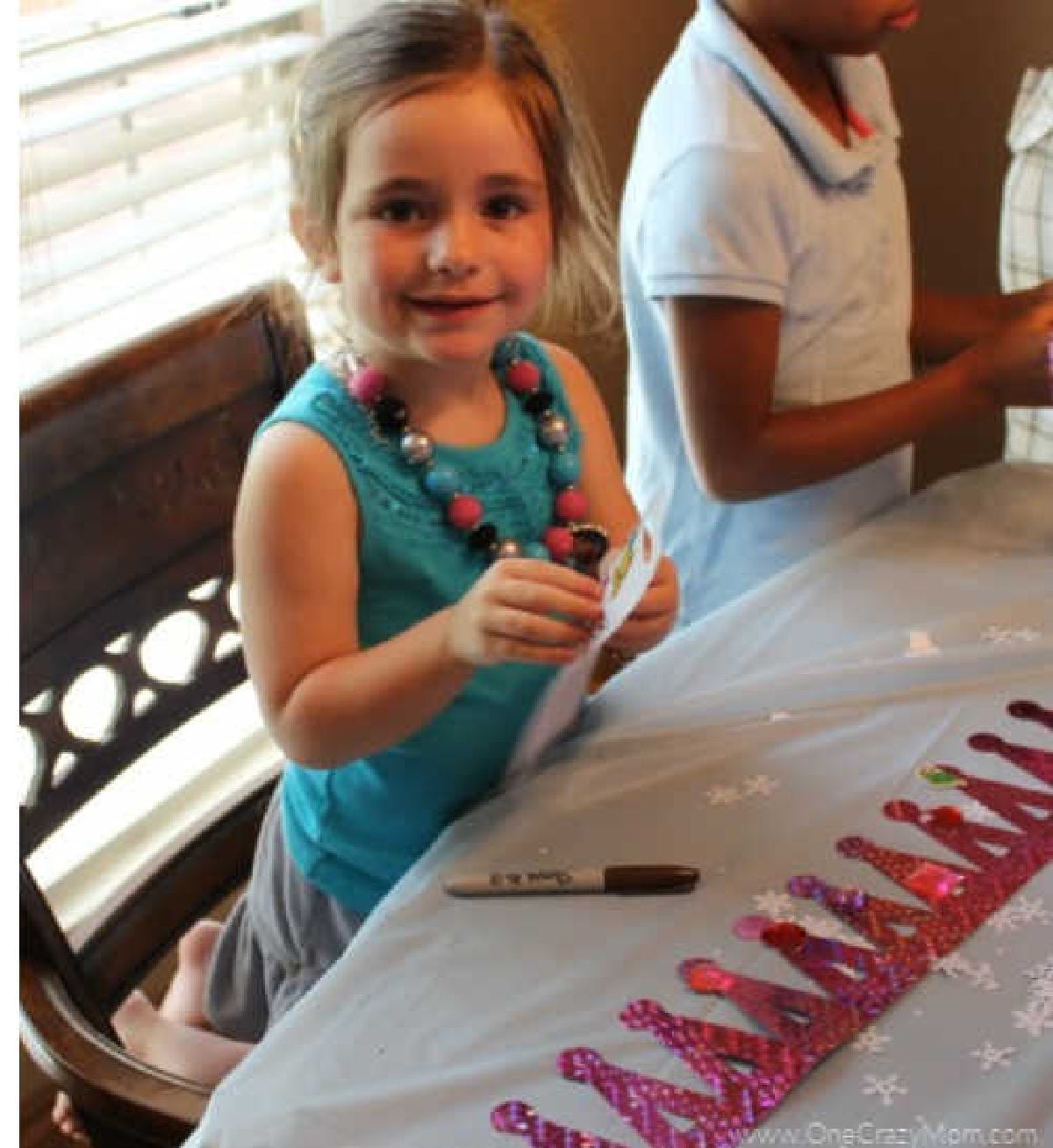 Throw a fabulous party on a budget with these FROZEN BIRTHDAY PARTY IDEAS. Find lots of frozen birthday party ideas on a budget.