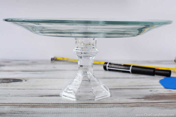 Cake plate drying.