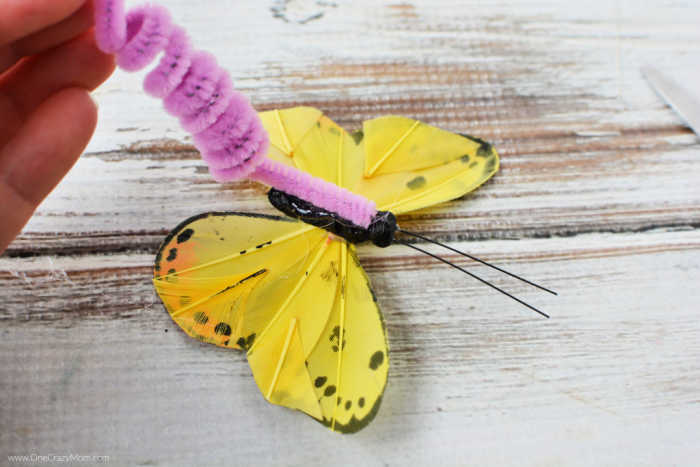 Pipe cleaner on a pencil.