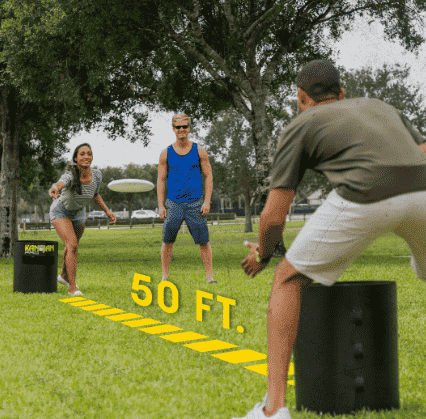 People playing Kan jam.