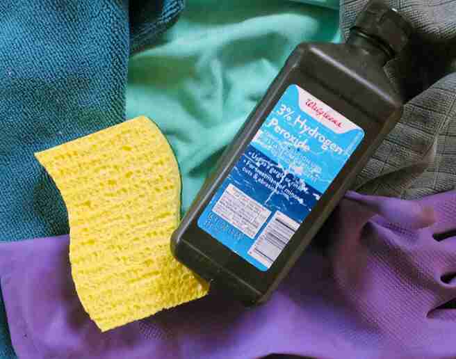Hydrogen Peroxide and sponge ready to use.