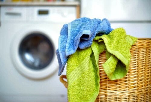 Learn how to keep your house clean with one daily task. No need to spend hours at a time cleaning once you know how to keep house clean and tidy daily. Learn how to keep your house clean with one daily task. No need to spend hours at a time cleaning once you know how to keep house clean and tidy daily.