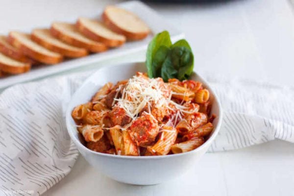 Get dinner on the table with very little effort thanks to these Easy Slow Cooker Meals for busy moms. Find over 20 recipes that are delicious and so easy. Get dinner on the table with very little effort thanks to these Easy Slow Cooker Meals for busy moms. Find over 20 recipes that are delicious and so easy.