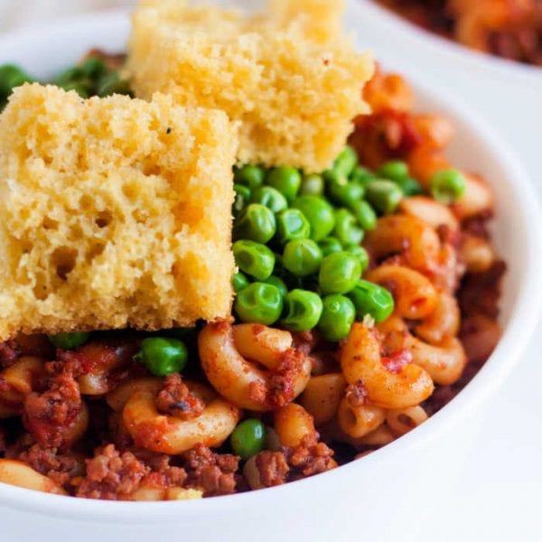 Get dinner on the table with very little effort thanks to these Easy Slow Cooker Meals for busy moms. Find over 20 recipes that are delicious and so easy. Get dinner on the table with very little effort thanks to these Easy Slow Cooker Meals for busy moms. Find over 20 recipes that are delicious and so easy.