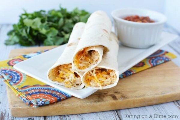 Get dinner on the table with very little effort thanks to these Easy Slow Cooker Meals for busy moms. Find over 20 recipes that are delicious and so easy. Get dinner on the table with very little effort thanks to these Easy Slow Cooker Meals for busy moms. Find over 20 recipes that are delicious and so easy.