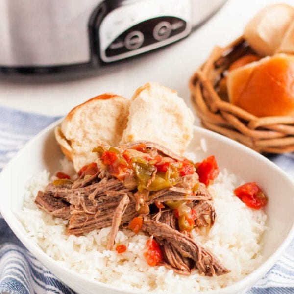 Get dinner on the table with very little effort thanks to these Easy Slow Cooker Meals for busy moms. Find over 20 recipes that are delicious and so easy. Get dinner on the table with very little effort thanks to these Easy Slow Cooker Meals for busy moms. Find over 20 recipes that are delicious and so easy.