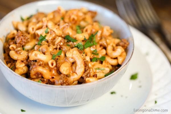 Get dinner on the table with very little effort thanks to these Easy Slow Cooker Meals for busy moms. Find over 20 recipes that are delicious and so easy. Get dinner on the table with very little effort thanks to these Easy Slow Cooker Meals for busy moms. Find over 20 recipes that are delicious and so easy.