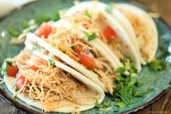 Get dinner on the table with very little effort thanks to these Easy Slow Cooker Meals for busy moms. Find over 20 recipes that are delicious and so easy. Get dinner on the table with very little effort thanks to these Easy Slow Cooker Meals for busy moms. Find over 20 recipes that are delicious and so easy.