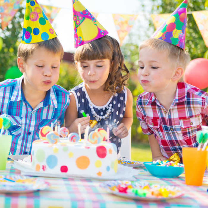 Everyone will have a blast playing these BIRTHDAY PARTY GAMES FOR KIDS. Find over 15 games that are easy but provide lots of fun for any party or theme. Everyone will have a blast playing these BIRTHDAY PARTY GAMES FOR KIDS. Find over 15 games that are easy but provide lots of fun for any party or theme.