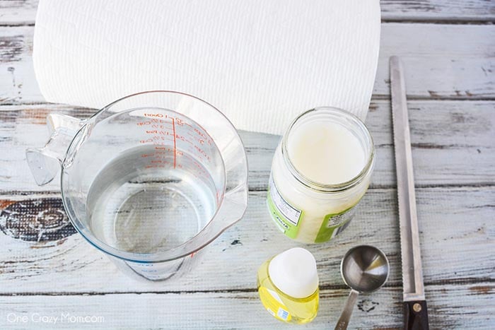 DIY BABY WIPES - Learn How to make your own baby wipes easily at home. These easy natural diaper wipes are frugal and much better for your children. DIY BABY WIPES - Learn How to make your own baby wipes easily at home. These easy natural diaper wipes are frugal and much better for your children.