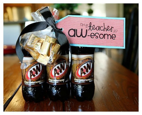 Here are the best teacher appreciation gift ideas. Teachers will love these diy teacher appreciation gifts! These are the best teacher appreciation week ideas that you can give to your teachers anytime during the year. Creative and cheap teacher appreciation gifts! Soda with free printable and cady.