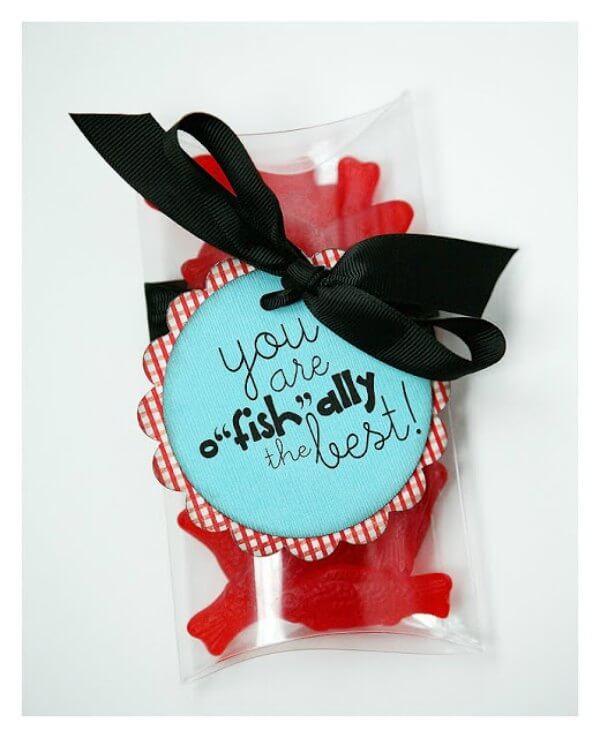 Here are the best teacher appreciation gift ideas. Teachers will love these diy teacher appreciation gifts! These are the best teacher appreciation week ideas that you can give to your teachers anytime during the year. Creative and cheap teacher appreciation gifts! Swedish fish and gift tag in a bag.