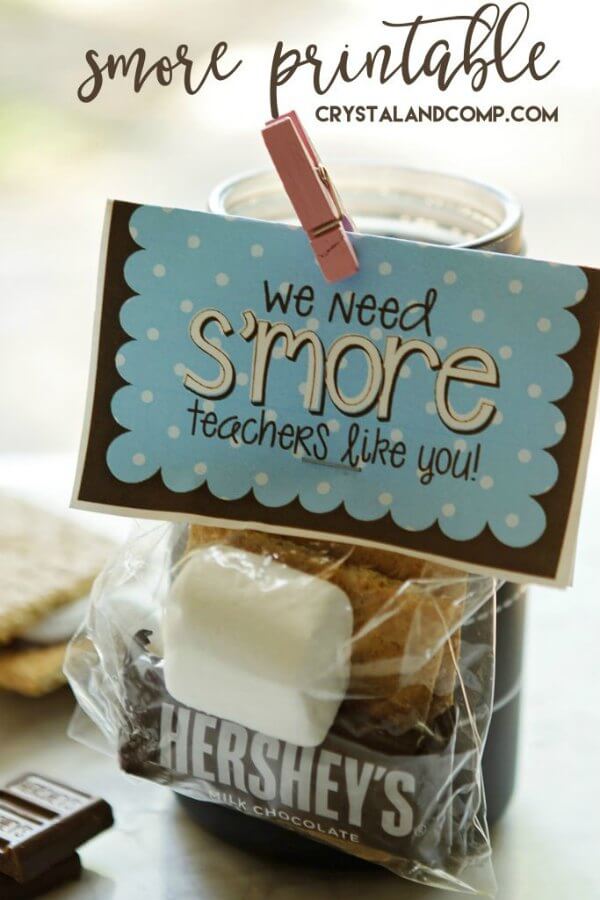 Here are the best teacher appreciation gift ideas. Teachers will love these diy teacher appreciation gifts! These are the best teacher appreciation week ideas that you can give to your teachers anytime during the year. Creative and cheap teacher appreciation gifts! S'mores chocolate and printable in a bag.
