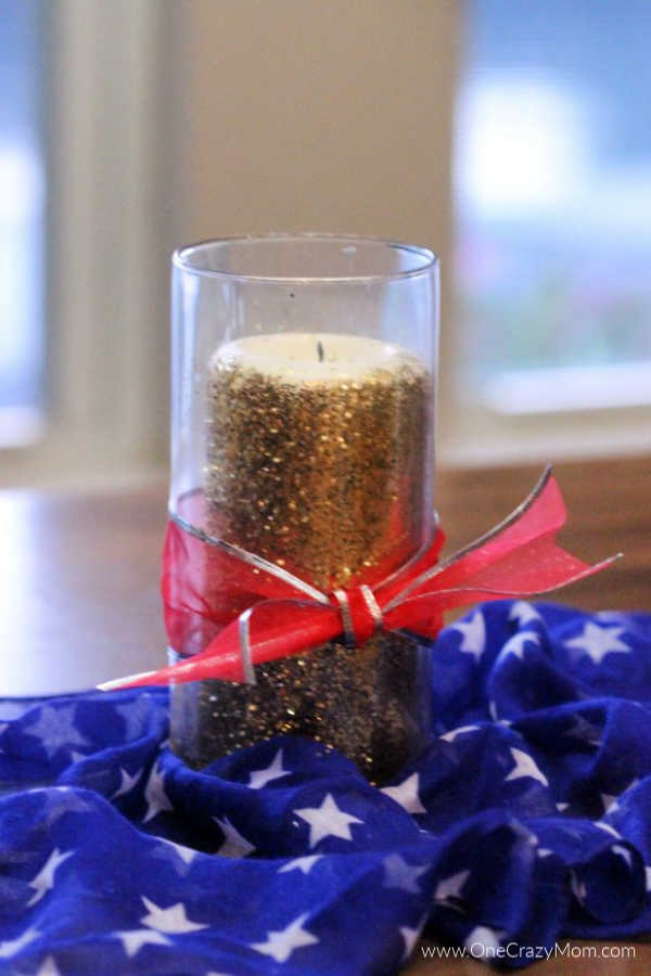 Make a patriotic 4th of July centerpiece for only $6! This adorable dollar store centerpiece will be the star of the show and so gorgeous on your table. Make a patriotic 4th of July centerpiece for only $6! This adorable dollar store centerpiece will be the star of the show and so gorgeous on your table.