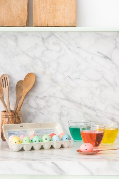 We have 25 Easter egg decorating ideas that are so easy and the kids will love. Gather the family together and make lots of sweet memories with these ideas. Eggs in carton with googly eyes.