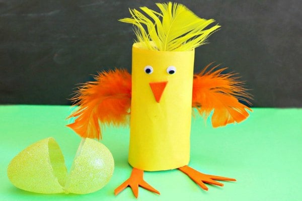 Try some of these quick and easy Easter crafts for kids. The ideas are endless and fun for the entire family. Find 20+ easy Easter crafts. Easter chick using a paper roll.