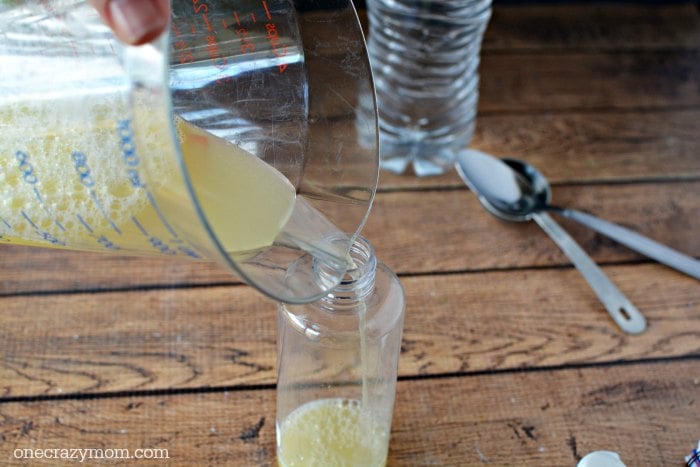 You're going to love this Homemade Dandruff Shampoo. Forget paying way to much at the store when you can make this DIY dandruff shampoo at home. Try it! You're going to love this Homemade Dandruff Shampoo. Forget paying way to much at the store when you can make this DIY dandruff shampoo at home. Try it!