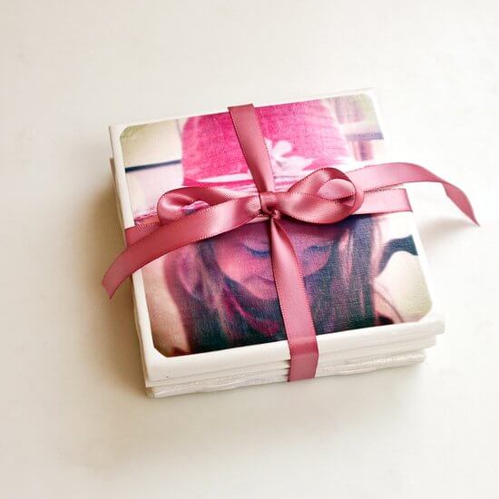 Here are some easy homemade mothers day gifts ideas that you can make with the kids. These are the best homemade mothers day gifts! Mother's day homemade gifts would also be great for grandma! Everyone will love these cute homemade mothers day gifts. Here are some easy homemade mothers day gifts ideas that you can make with the kids. These are the best homemade mothers day gifts! Mother's day homemade gifts would also be great for grandma! Everyone will love these cute homemade mothers day gifts.