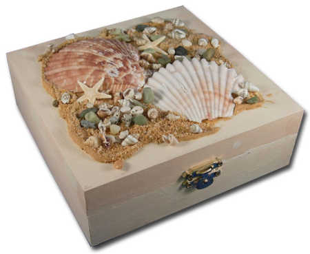 Summer is here and we have 25 adorable seashell crafts for kids. This is such a fun activity to keep the kids busy. Plus, seashells are inexpensive or free. Jewelry box with seashells.