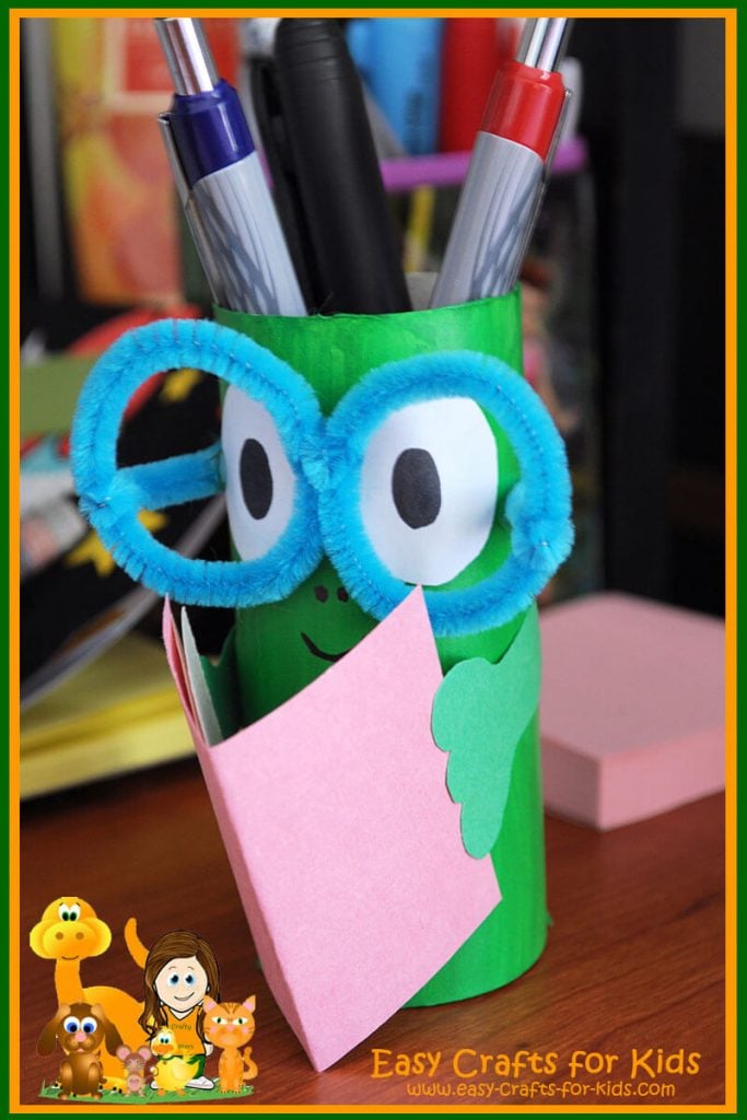 Get the kids excited for back to school with these fun back to school crafts for kids. Find 15 back to school crafts that are easy and frugal to make. Get the kids excited for back to school with these fun back to school crafts for kids. Find 15 back to school crafts that are easy and frugal to make.