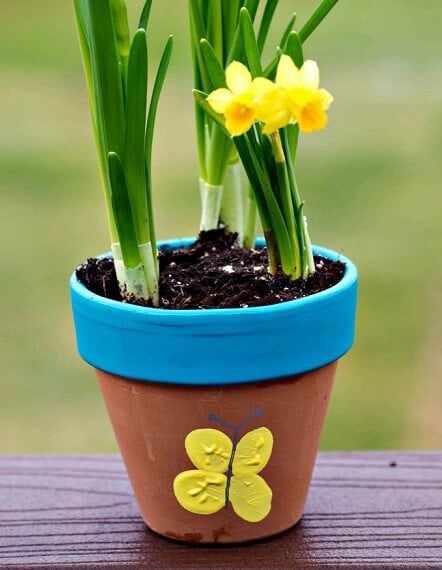 Looking for summer crafts for kids? Find 35 easy summer crafts for kids here. These can be used for almost all ages and they are quick and easy to make. These summer craft ideas are budget friendly. Try one of these summer craft ideas for kids. Looking for summer crafts for kids? Find 35 easy summer crafts for kids here. These can be used for almost all ages and they are quick and easy to make. These summer craft ideas are budget friendly. Try one of these summer craft ideas for kids.