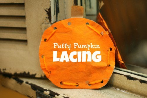 Over 15 of the best Fall Crafts for Kids - Quick and Easy crafts for toddlers - Fall Crafts for toddlers and more. Easy DIY fall crafts everyone will love! #onecrazymom #craftideas #kidscrafts #fall Puffy pumpkin with lacing using string.