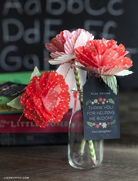 We have 27 easy back to school teacher gifts. Find the perfect back to school teacher gift ideas to start the year off right! These ideas are so simple! We have 27 easy back to school teacher gifts. Find the perfect back to school teacher gift ideas to start the year off right! These ideas are so simple!