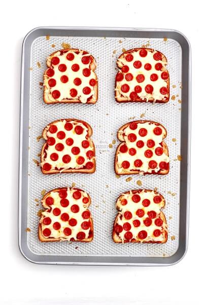 Check out these 25 fun after school snacks for kids. Even the pickiest eaters will love these. They are healthy and delicious! Check out these 25 fun after school snacks for kids. Even the pickiest eaters will love these. They are healthy and delicious!