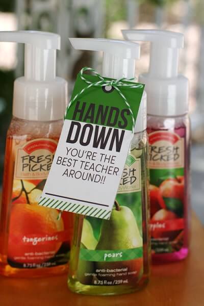We have 27 easy back to school teacher gifts. Find the perfect back to school teacher gift ideas to start the year off right! These ideas are so simple! We have 27 easy back to school teacher gifts. Find the perfect back to school teacher gift ideas to start the year off right! These ideas are so simple!