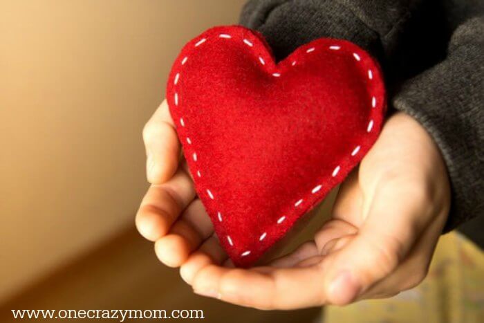 We have 20 random acts of kindness ideas for Christmas. Get the entire family involved with this random acts of kindness list to brighten someone's day. We have 20 random acts of kindness ideas for Christmas. Get the entire family involved with this random acts of kindness list to brighten someone's day.