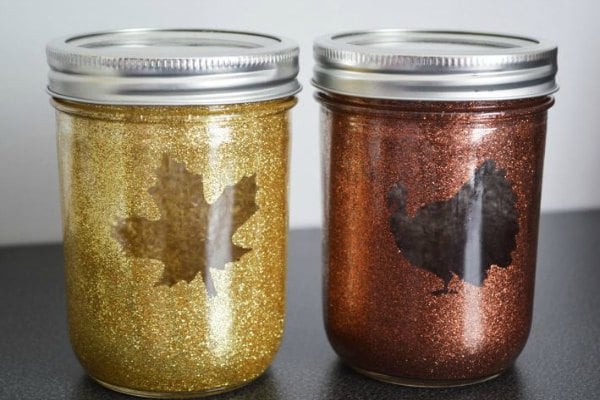 Get inspired with these Thanksgiving home decorations.20 DIY Thanksgiving Decorations you will love.Thanksgiving home decorations that won't bust the budget Glittery mason jars.