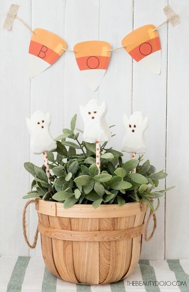 Get ready for Halloween with these spooky and free Halloween printables. 20 printable Halloween decorations that will make any house festive for Halloween! These Halloween printables are sure to impress this Halloween. Get ready for Halloween with these spooky and free Halloween printables. 20 printable Halloween decorations that will make any house festive for Halloween! These Halloween printables are sure to impress this Halloween.