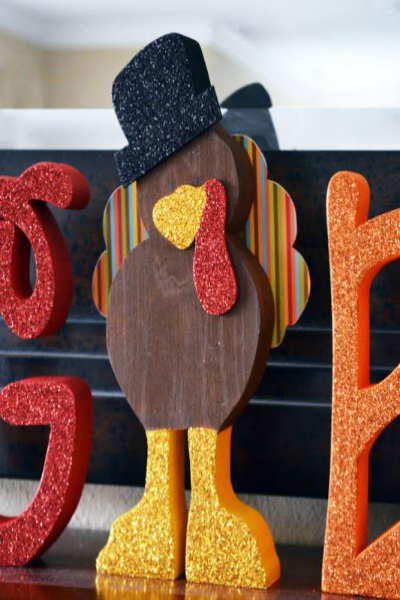 Get inspired with these Thanksgiving home decorations.20 DIY Thanksgiving Decorations you will love.Thanksgiving home decorations that won't bust the budget Glittery Gobble Word Set.