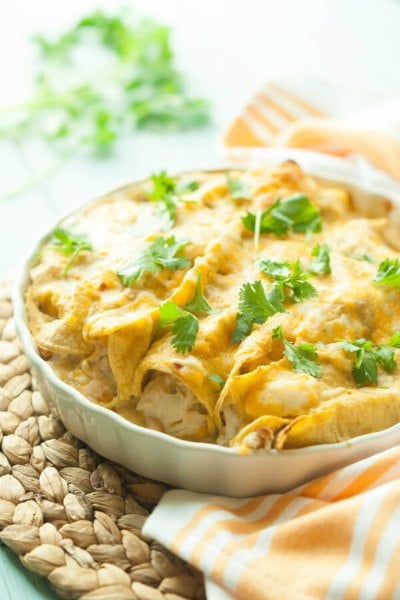 Easy Enchiladas Recipes make the perfect dinner idea any day of the week. We have 18 must try enchiladas recipes that are easy to make and taste amazing. Easy Enchiladas Recipes make the perfect dinner idea any day of the week. We have 18 must try enchiladas recipes that are easy to make and taste amazing.