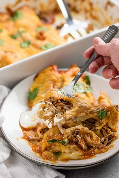 Easy Enchiladas Recipes make the perfect dinner idea any day of the week. We have 18 must try enchiladas recipes that are easy to make and taste amazing. Easy Enchiladas Recipes make the perfect dinner idea any day of the week. We have 18 must try enchiladas recipes that are easy to make and taste amazing.