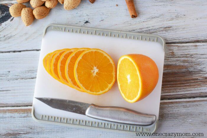 Learn how to make homemade Christmas Potpourri that smells amazing. It is so easy! Find out how to make potpourri with very little effort or expense. Slices of oranges.