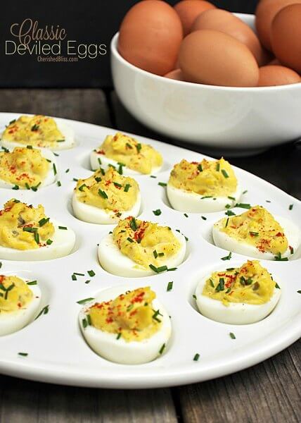 We have 20 Easy Thanksgiving Side Dishes sure to impress while being very simple to make! From old favorites to new ideas, we have something for everyone. We have 20 Easy Thanksgiving Side Dishes sure to impress while being very simple to make! From old favorites to new ideas, we have something for everyone.