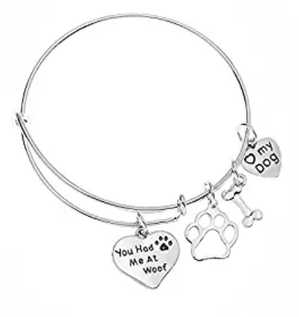 Find the best gift ideas for dog lovers here! 25 gift ideas for dog owners they will love. The best presents for dog lovers. Dog charm bracelet.
