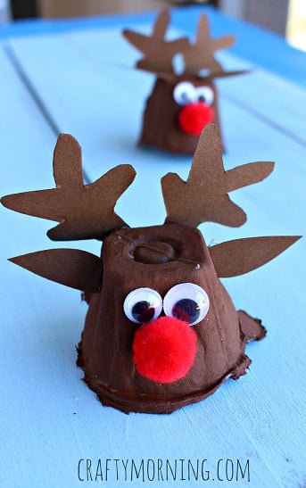 Find Easy Christmas Crafts for kids that are easy to do. They will love these Christmas crafts for kids. 20 Christmas craft ideas for kids that are frugal and great for gifts or ornaments. These fun projects are great for toddlers and older kids too. Perfect for school or for Christmas decorations! #onecrazymom #christmascrafts #kidcrafts Egg carton transformed into a reindeer.