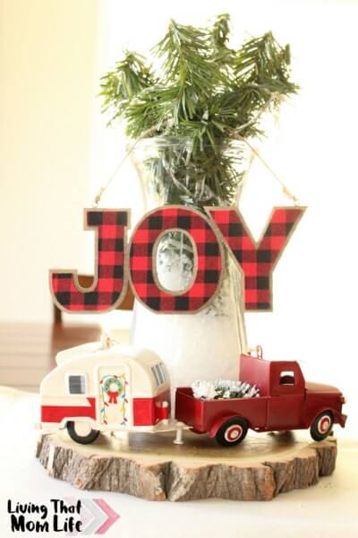 Find Christmas centerpieces that are stunning yet simple to make. 20 Christmas centerpieces ideas to make your home festive. Try DIY Christmas Centerpieces. Find Christmas centerpieces that are stunning yet simple to make. 20 Christmas centerpieces ideas to make your home festive. Try DIY Christmas Centerpieces.