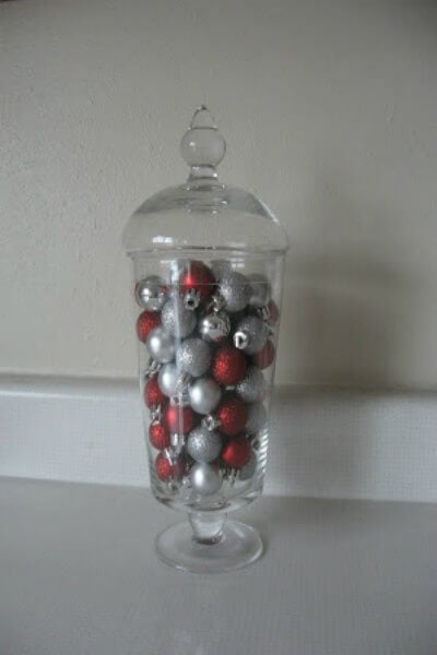 Find Christmas centerpieces that are stunning yet simple to make. 20 Christmas centerpieces ideas to make your home festive. Try DIY Christmas Centerpieces. Find Christmas centerpieces that are stunning yet simple to make. 20 Christmas centerpieces ideas to make your home festive. Try DIY Christmas Centerpieces.