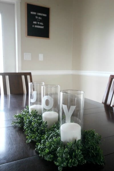 Find Christmas centerpieces that are stunning yet simple to make. 20 Christmas centerpieces ideas to make your home festive. Try DIY Christmas Centerpieces. Find Christmas centerpieces that are stunning yet simple to make. 20 Christmas centerpieces ideas to make your home festive. Try DIY Christmas Centerpieces.