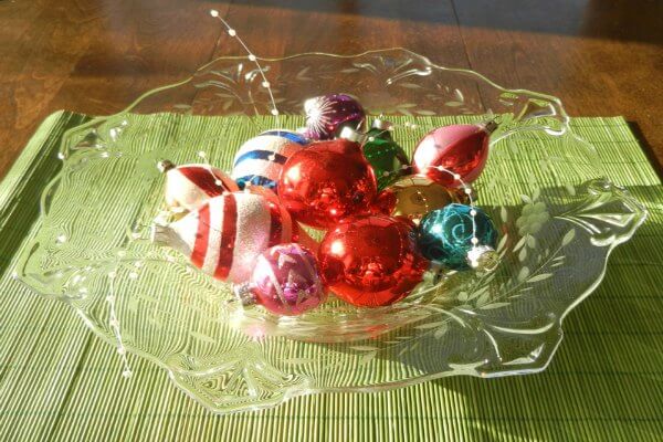 Find Christmas centerpieces that are stunning yet simple to make. 20 Christmas centerpieces ideas to make your home festive. Try DIY Christmas Centerpieces. Find Christmas centerpieces that are stunning yet simple to make. 20 Christmas centerpieces ideas to make your home festive. Try DIY Christmas Centerpieces.