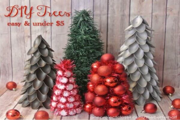 Find Christmas centerpieces that are stunning yet simple to make. 20 Christmas centerpieces ideas to make your home festive. Try DIY Christmas Centerpieces. Find Christmas centerpieces that are stunning yet simple to make. 20 Christmas centerpieces ideas to make your home festive. Try DIY Christmas Centerpieces.