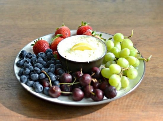 Find the best Super Bowl Snacks kids will love. 25 Easy Superbowl Snacks to please a crowd. Try this Super Bowl Party Food. Super Bowl Party Ideas for kids. Fruit Tray with dip.